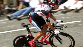 九游游戏中心-西亚卡姆与纳达尔激战50分钟，双雄挺进下一轮